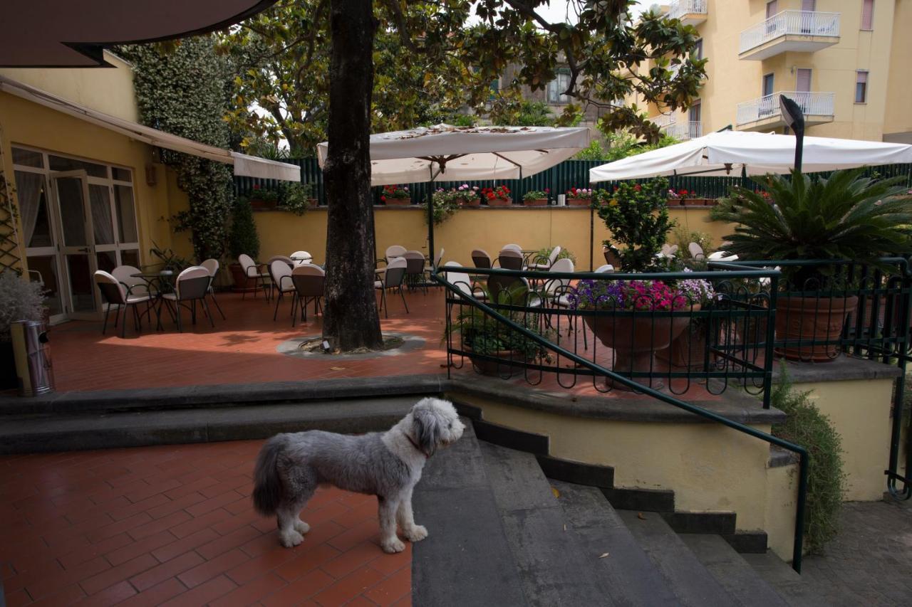 Hotel Villa Serena Castellammare di Stabia Exterior foto